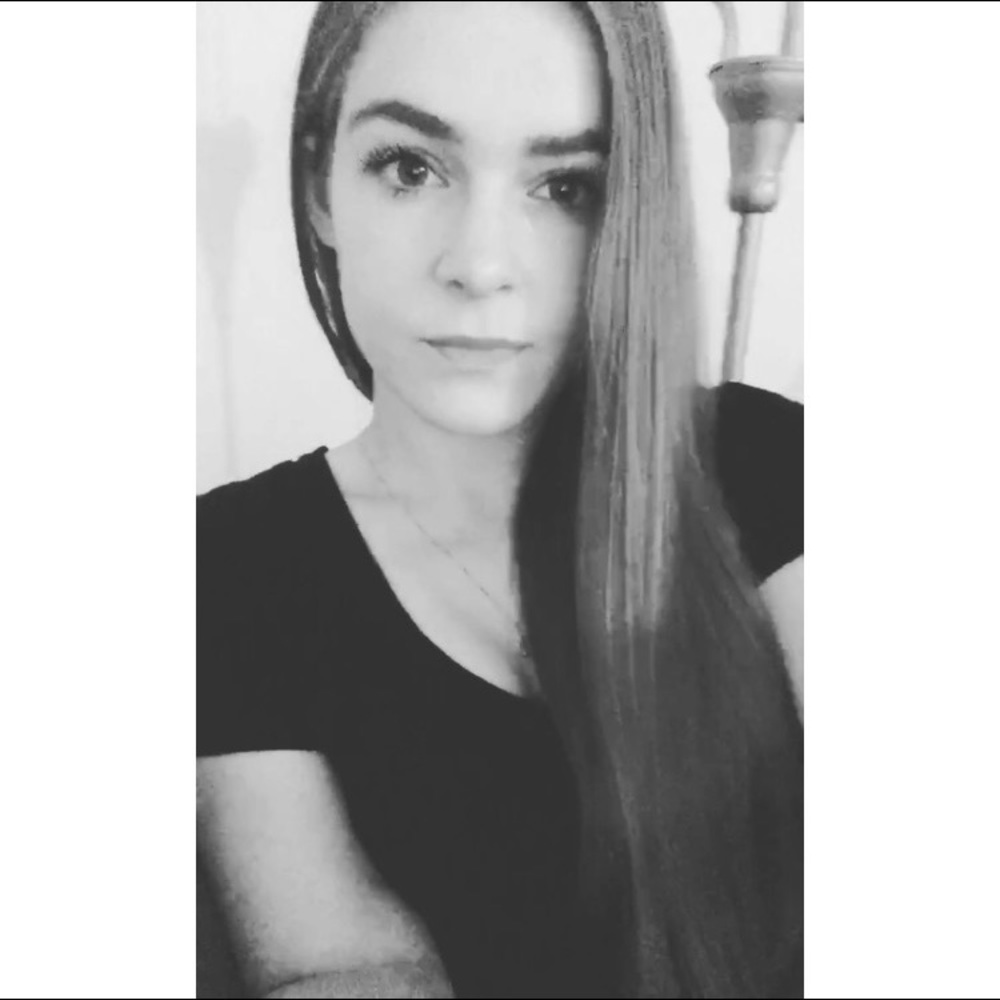 Meet your Posher, Caitlin